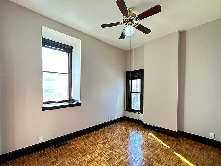238 S Ashland Ave — Photo 17