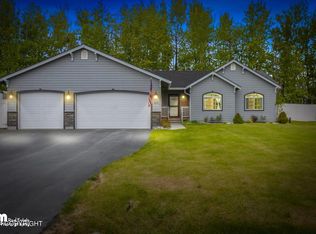 13575 E Cimarron Cir, Palmer, AK 99645