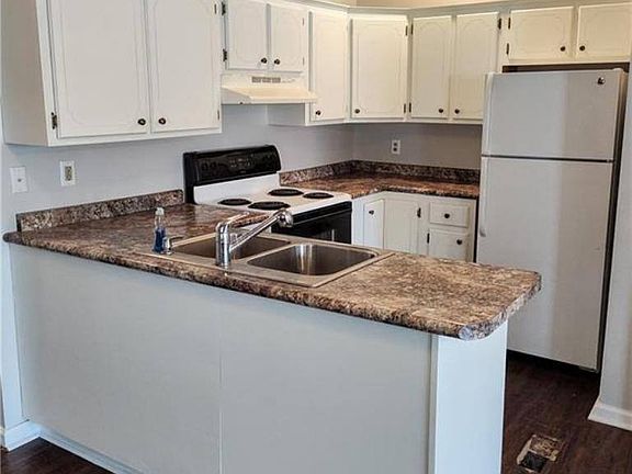 4th image of 505 W Victory Dr #A