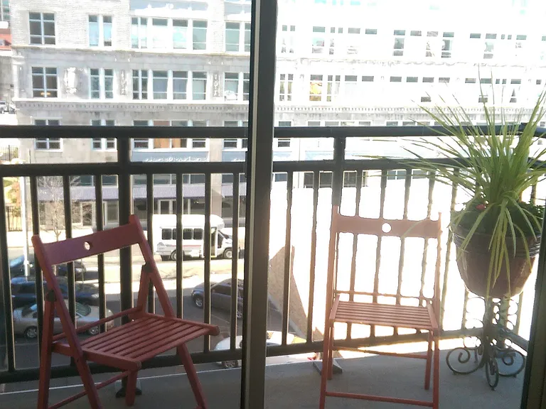 1031 Spring St — Photo 15
