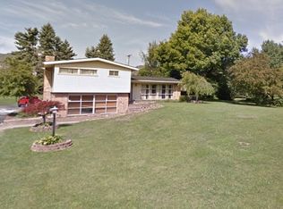 1112 Fox Hills Dr, Howell, MI
