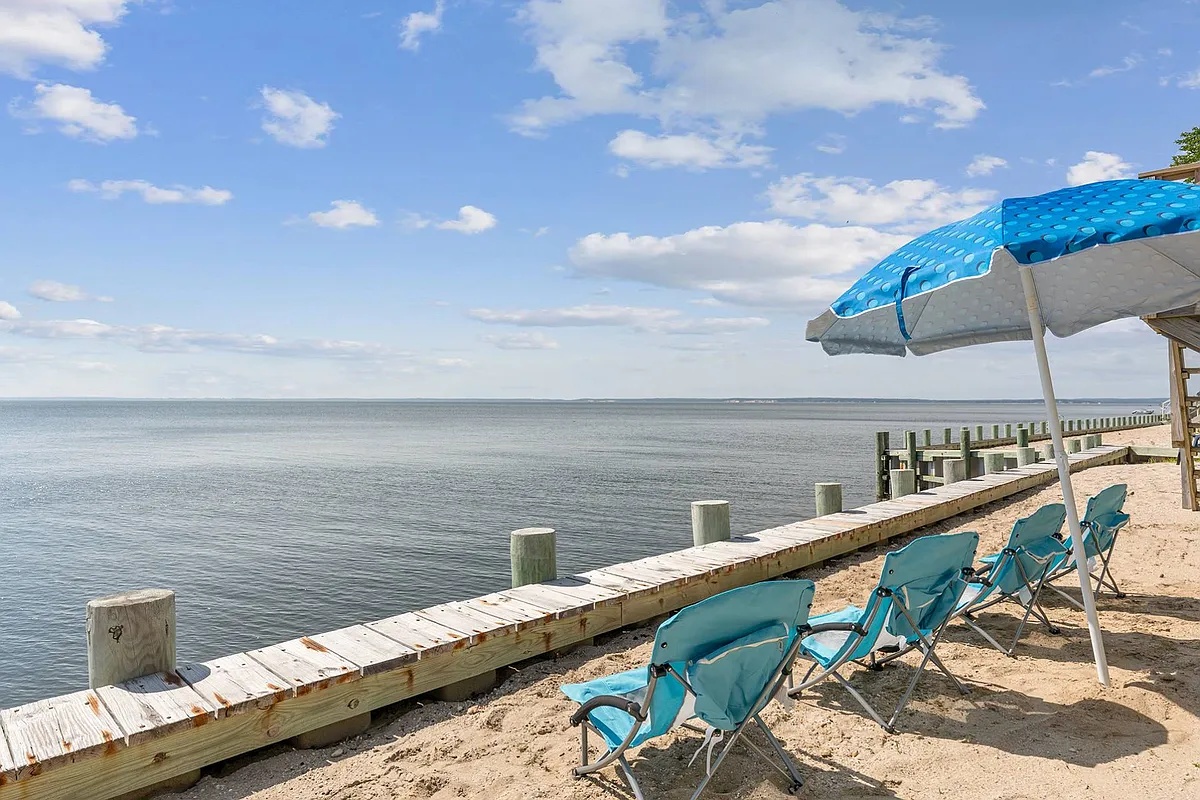 Building Photo - 6340 Great Peconic Bay Blvd