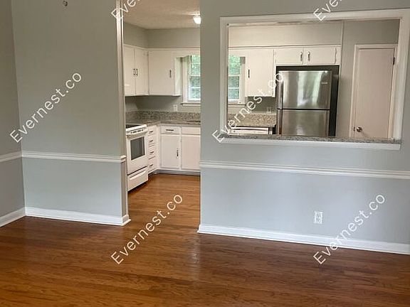 3rd image of 113 Hillwood Ct