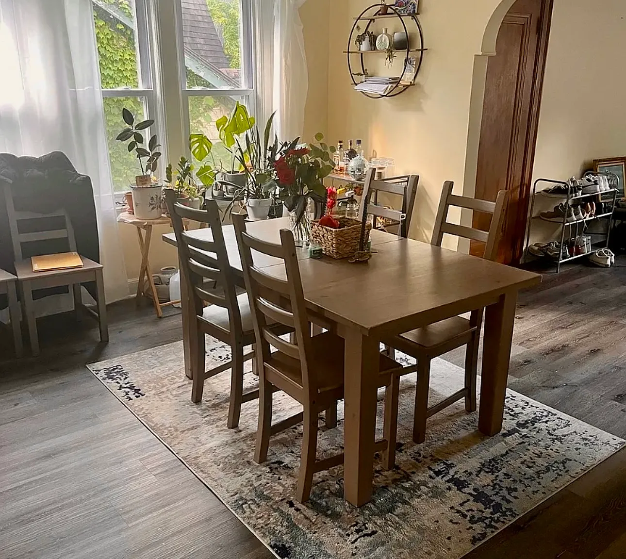 2 bed, 1100 sqft, $1,300 — Photo 4