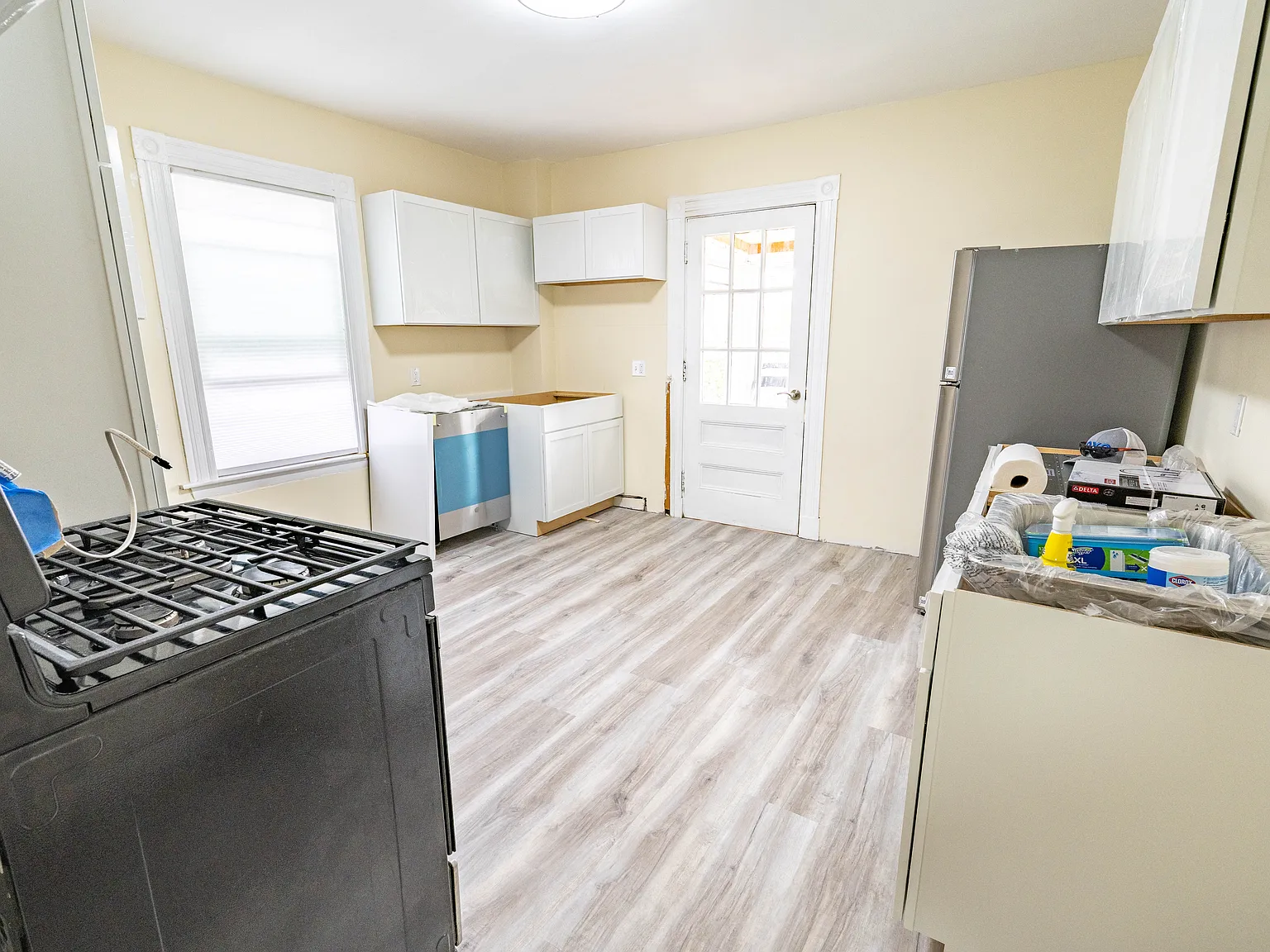 4 bed, 2100 sqft, $3,800 — Photo 3