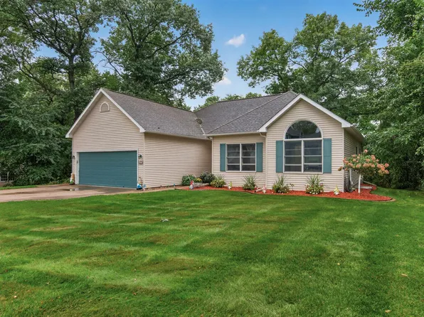 2235 E Rum River Dr S, Cambridge, MN 55008