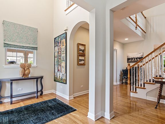 2nd image of 2814 Park Ln