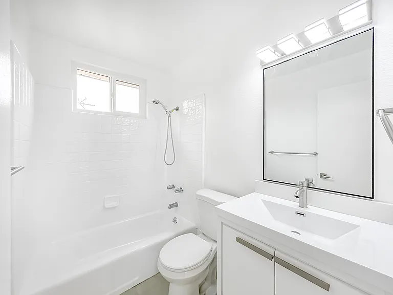 10863 Walnut St — Photo 9