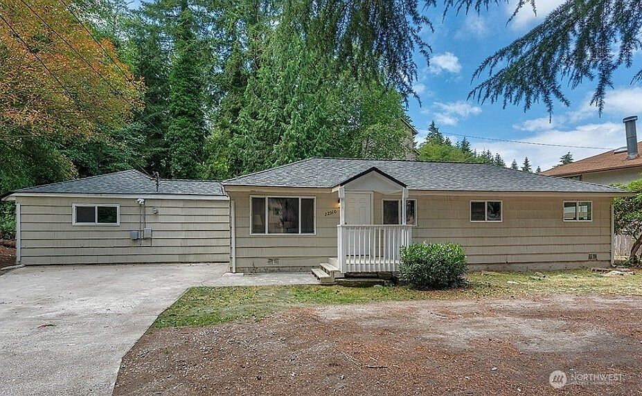 1st image of 22910 Edmonds Way