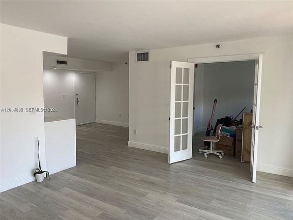 4th image of 911 E Ponce De Leon Blvd APT 301