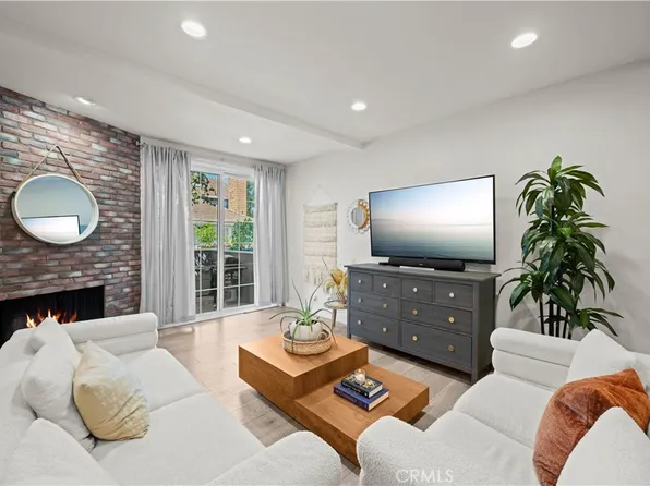 18713 Hatteras St Unit 11, Tarzana, CA 91356