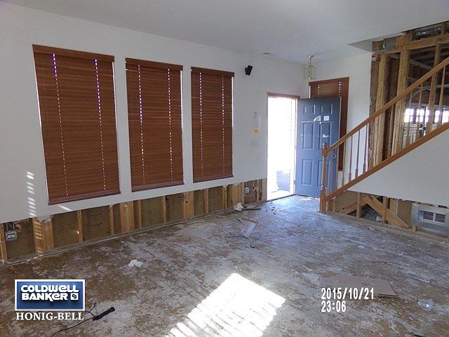 2nd image of 2627 Pondview Dr
