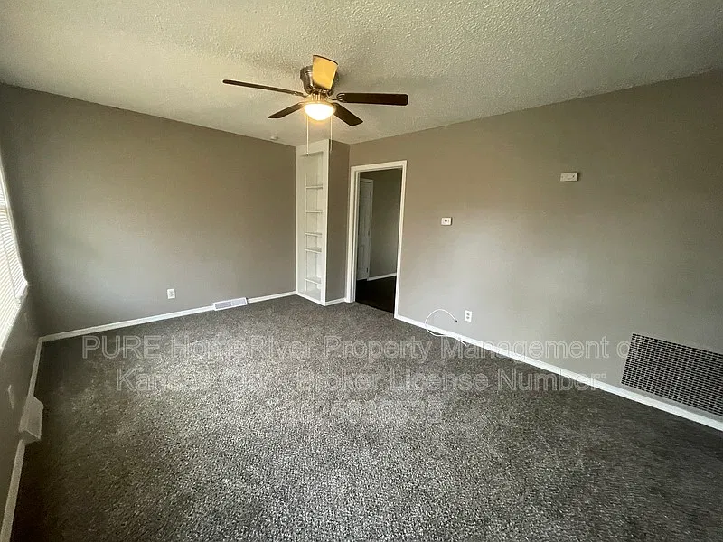 3 bed, 1.0 bath, 1008 sqft, $1,335 — Photo 4