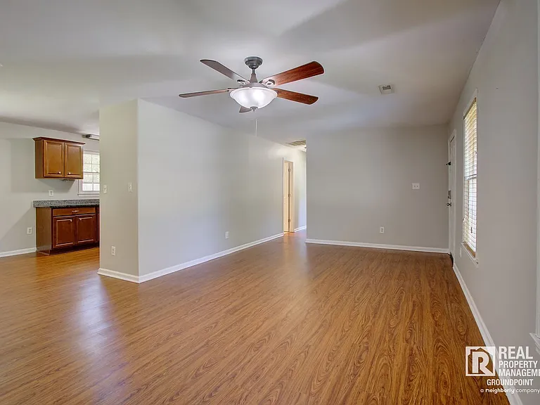 125 Tiffany Ln — Photo 5