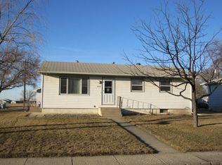 1626 9th Ave SW, Aberdeen, SD 57401