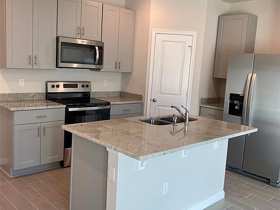 3rd image of 5629 Mentmore Dr #1
