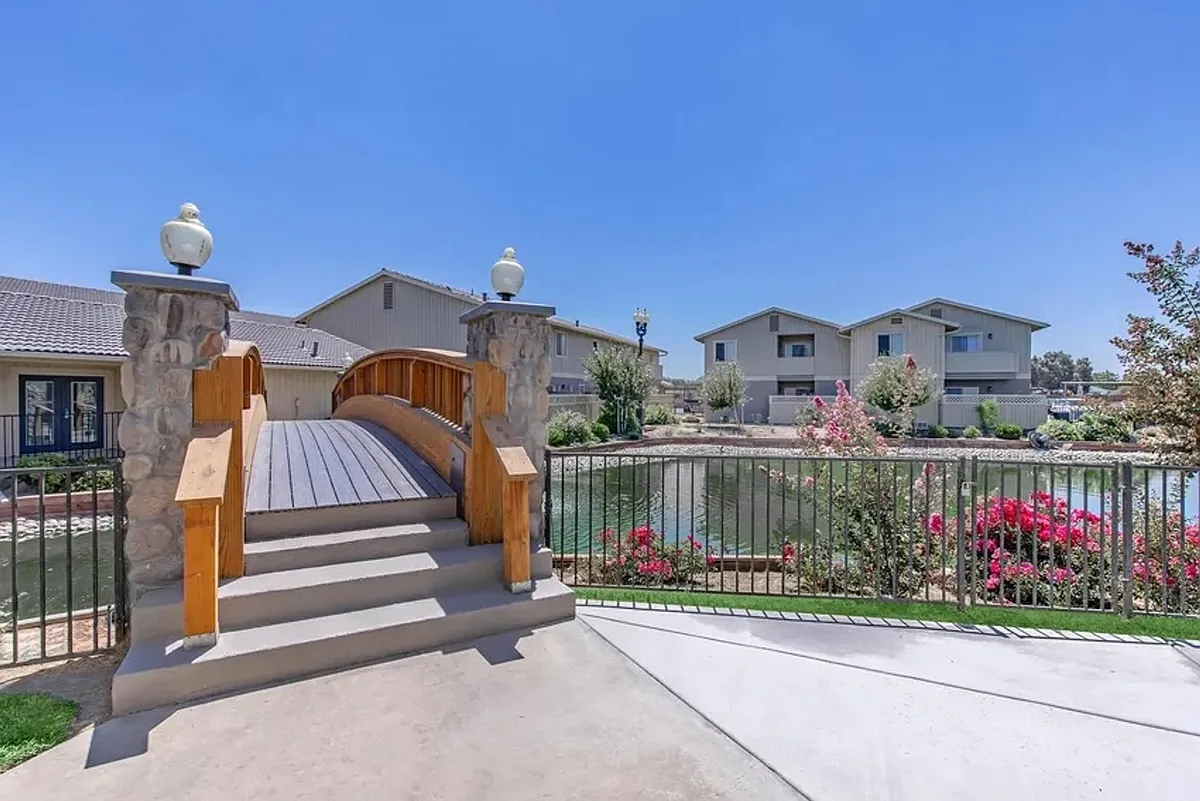 Building Photo - The Landings Edge at Lemoore
