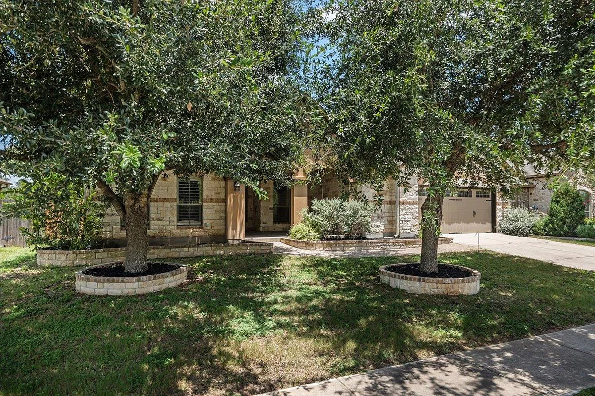4 bed, 3.0 bath, 3012 sqft, $3,499 — Photo 3