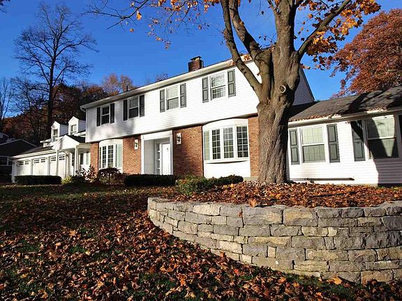 3rd image of 13 Newell Ct