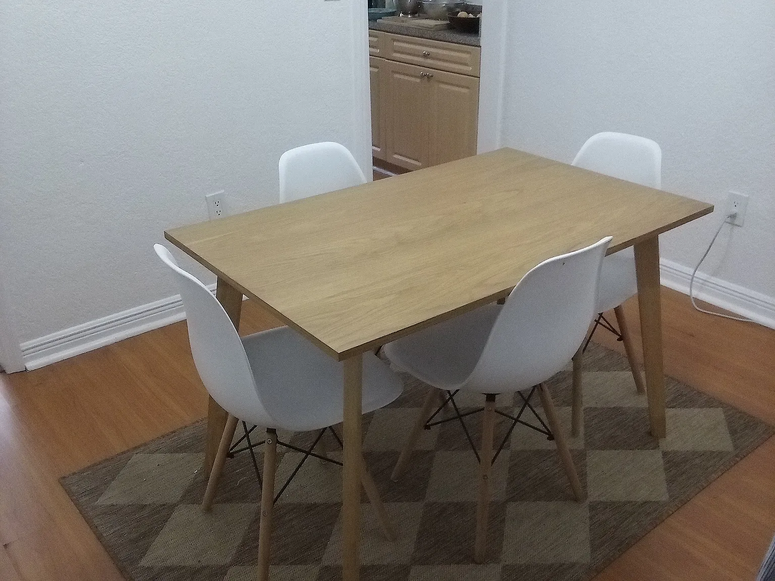 1 bed, 704 sqft, $1,200 — Photo 3