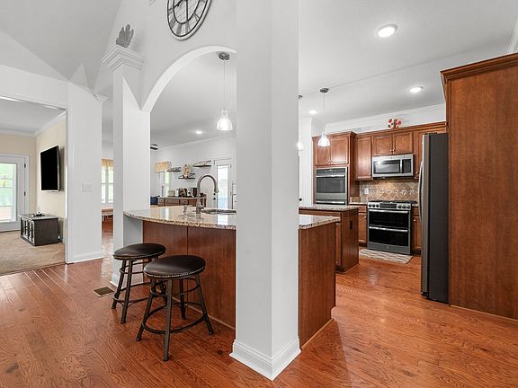 4th image of 3049 Eliza Dr