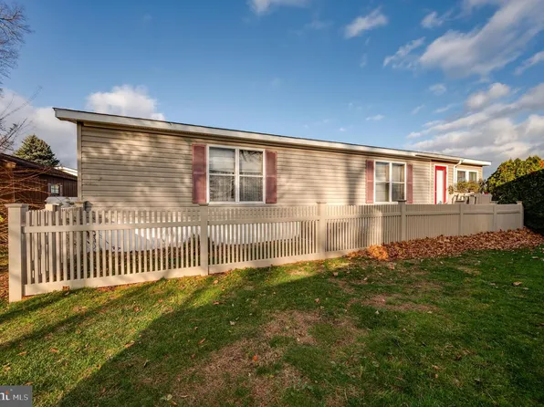 217 Knollwood Ln, Reading, PA 19606