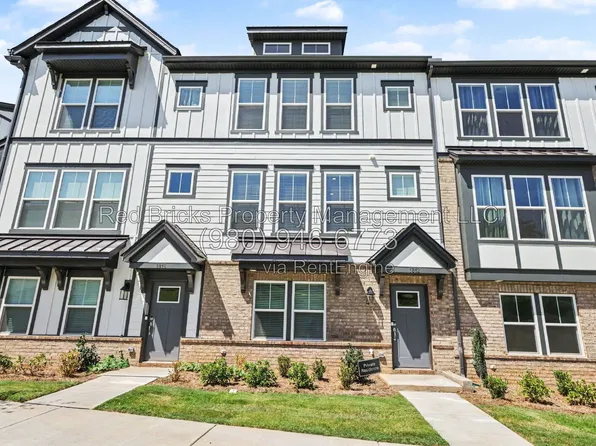 1812 Alexander Village Main Dr, Charlotte, NC 28262