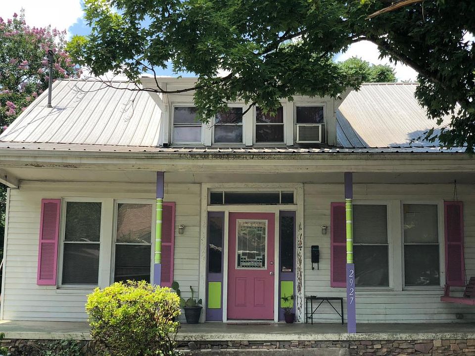 1st image of 2927 Dempster St