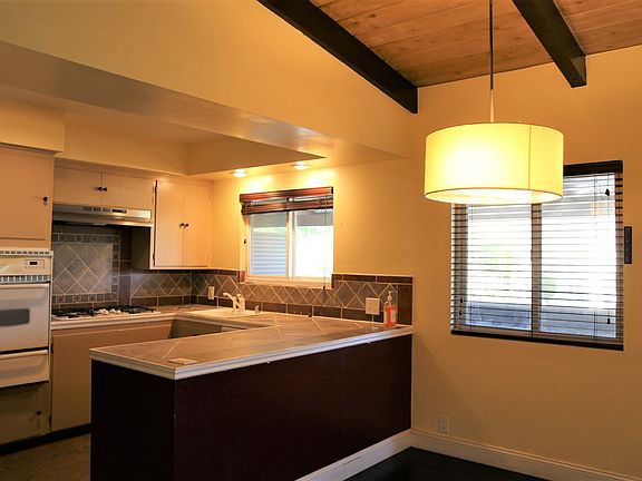 5th image of 1220 Huntington Dr APT 3