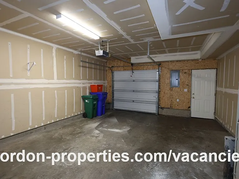 16913 NE Halsey St — Photo 7