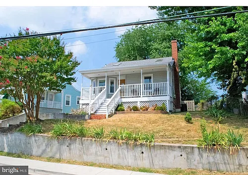 2508 S Kenwood St Photo 1