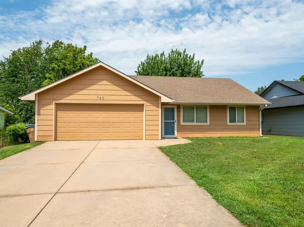745 N Woodlawn Blvd, Derby, KS 67037