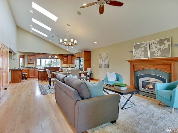 4th image of 5727 69th Avenue Ct W