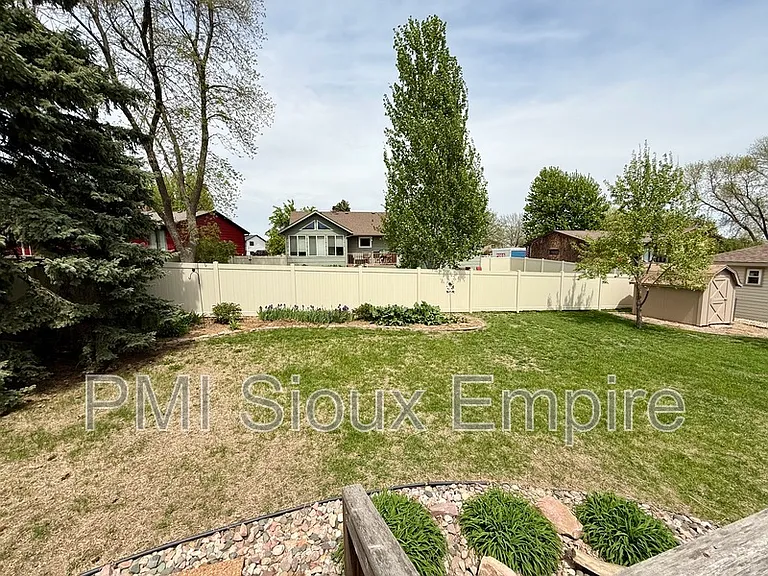 5900 W 28th St — Photo 25