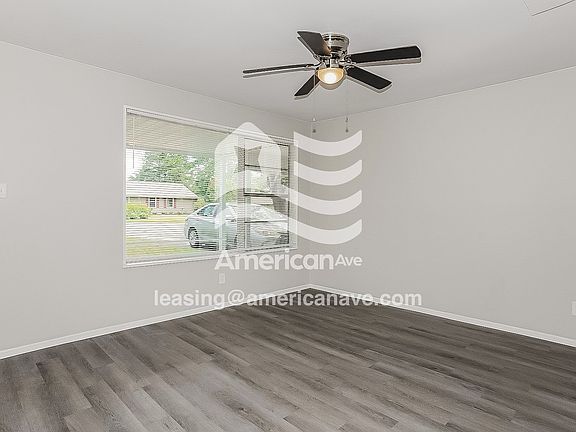 1717348_002_wm_-_living_room_13026882.jpg