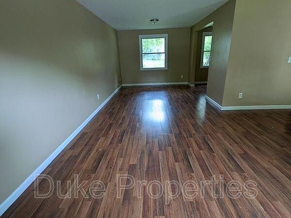 2nd image of 6 Bishopgate Dr Unit 1