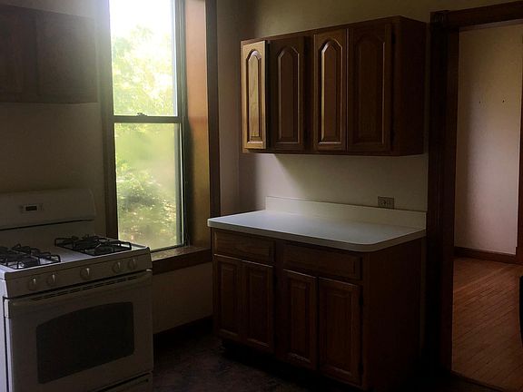 4th image of 3301 S Lowe Ave Rear 2