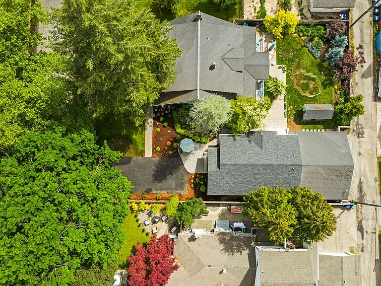 520 N Park Dr #1-ID1542982P — Photo 17