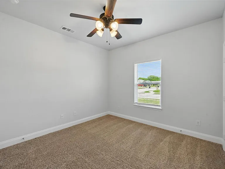 4909 Jefferson St — Photo 13