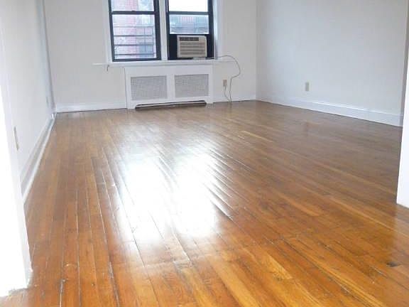 5th image of 227 E 83rd St APT 4C