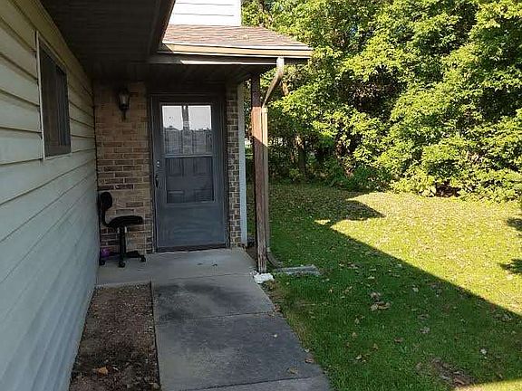 2nd image of 461 W Green Bay St