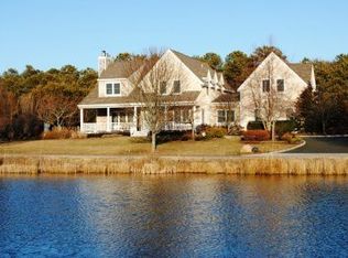 25 Post Fields Ln, Quogue, NY 11959