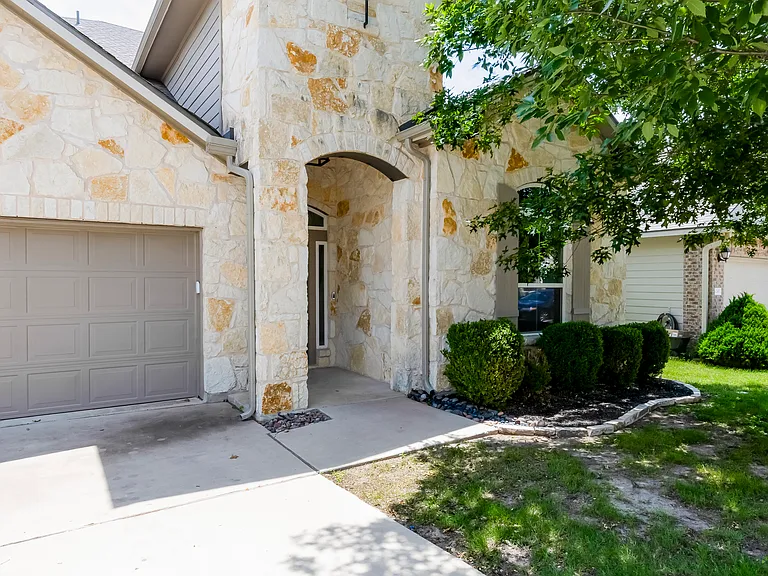 245 Deep Creek Dr — Photo 2
