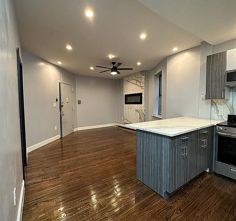 1st image of 952 Bergen St APT 7