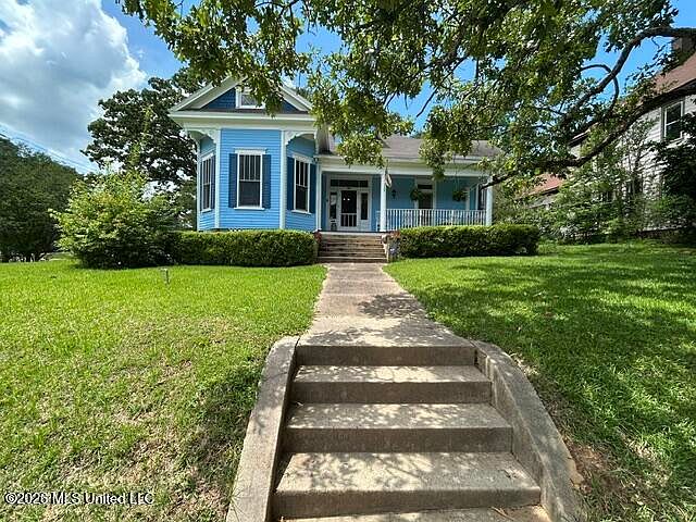 1st image of 430 3rd St