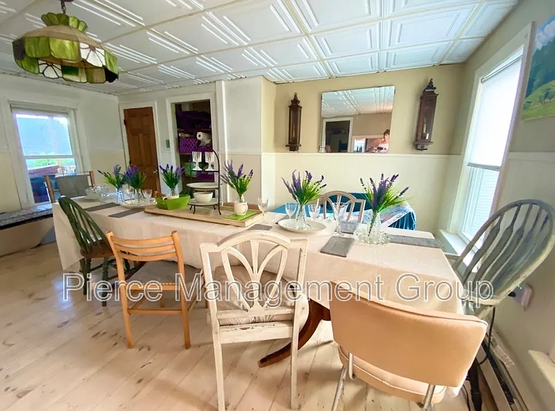4 bed, 2.0 bath, $2,700 — Photo 4