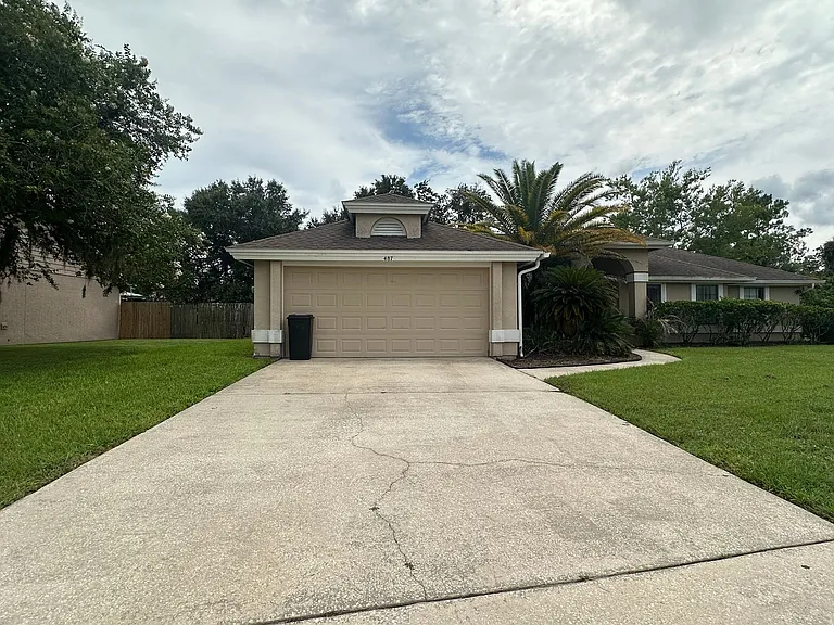 487 Carrigan Ave — Photo 1