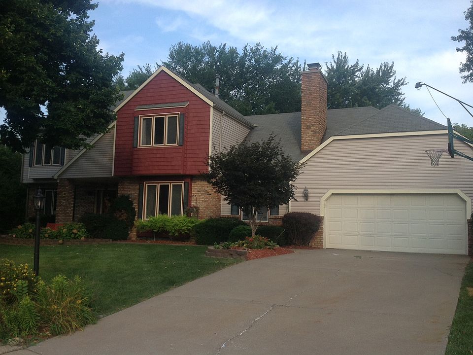 Beautiful Bettendorf home