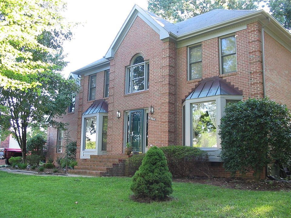 1st image of 4017 Longwood Dr