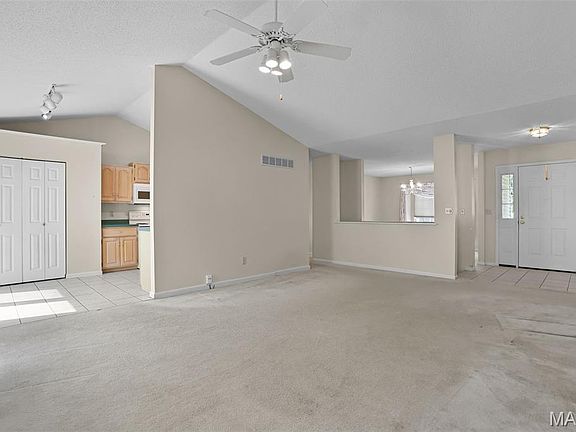 4th image of 3711 Falcon View Dr